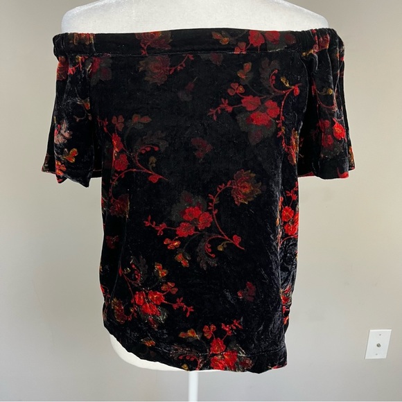LOFT VELVET FLORAL OFF THE SHOULDER SHORT SLEEVE TOP SIZE XS PETITE BLACK/RED - Picture 10 of 16